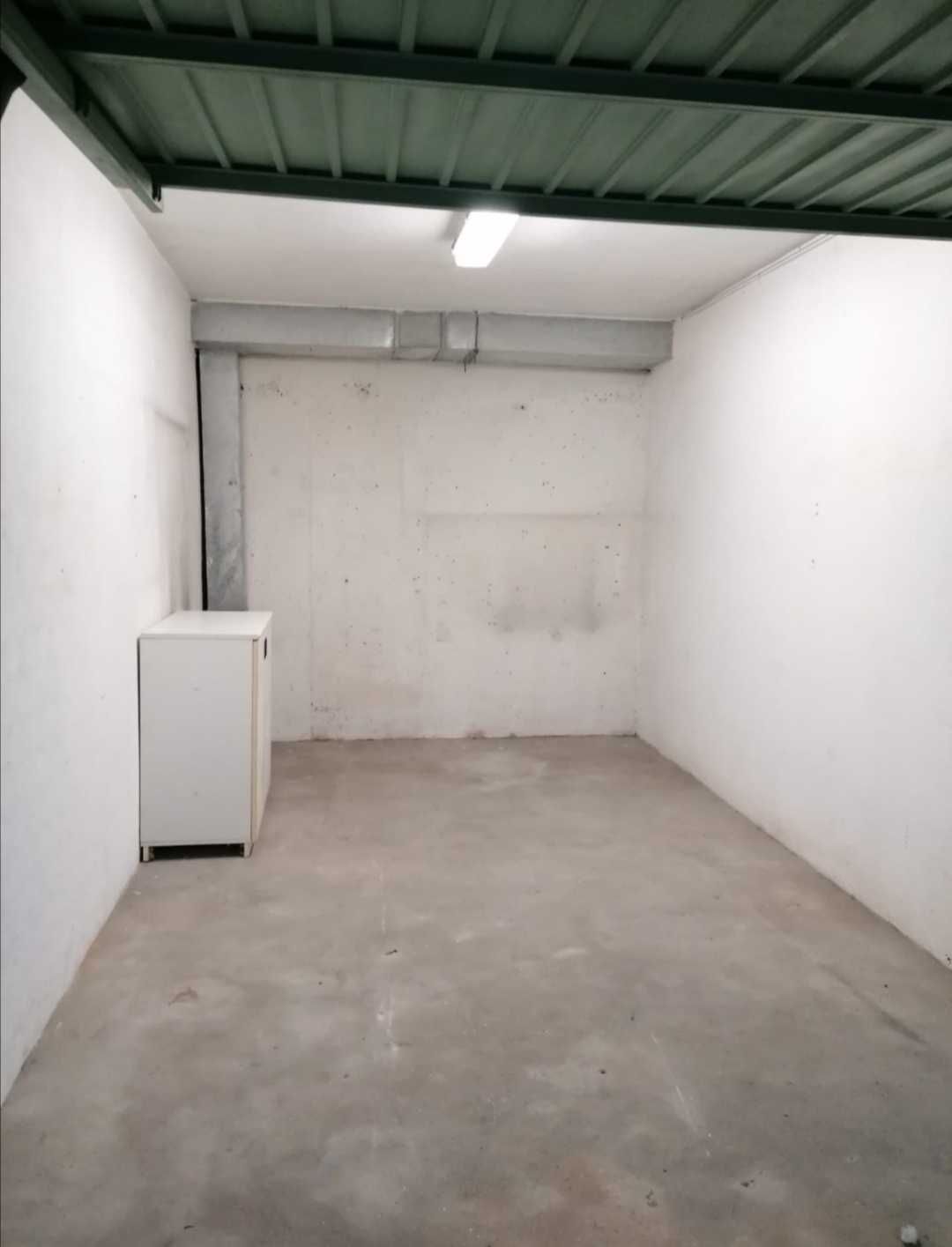 Arrenda-se BOX Lugar de Garagem Centro de Gaia Paço do Rei Arrecadação