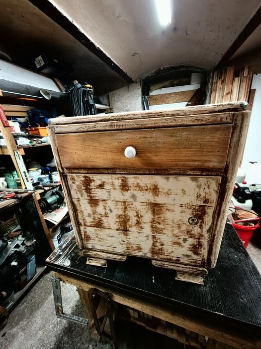 Stolik nocny lite drewno