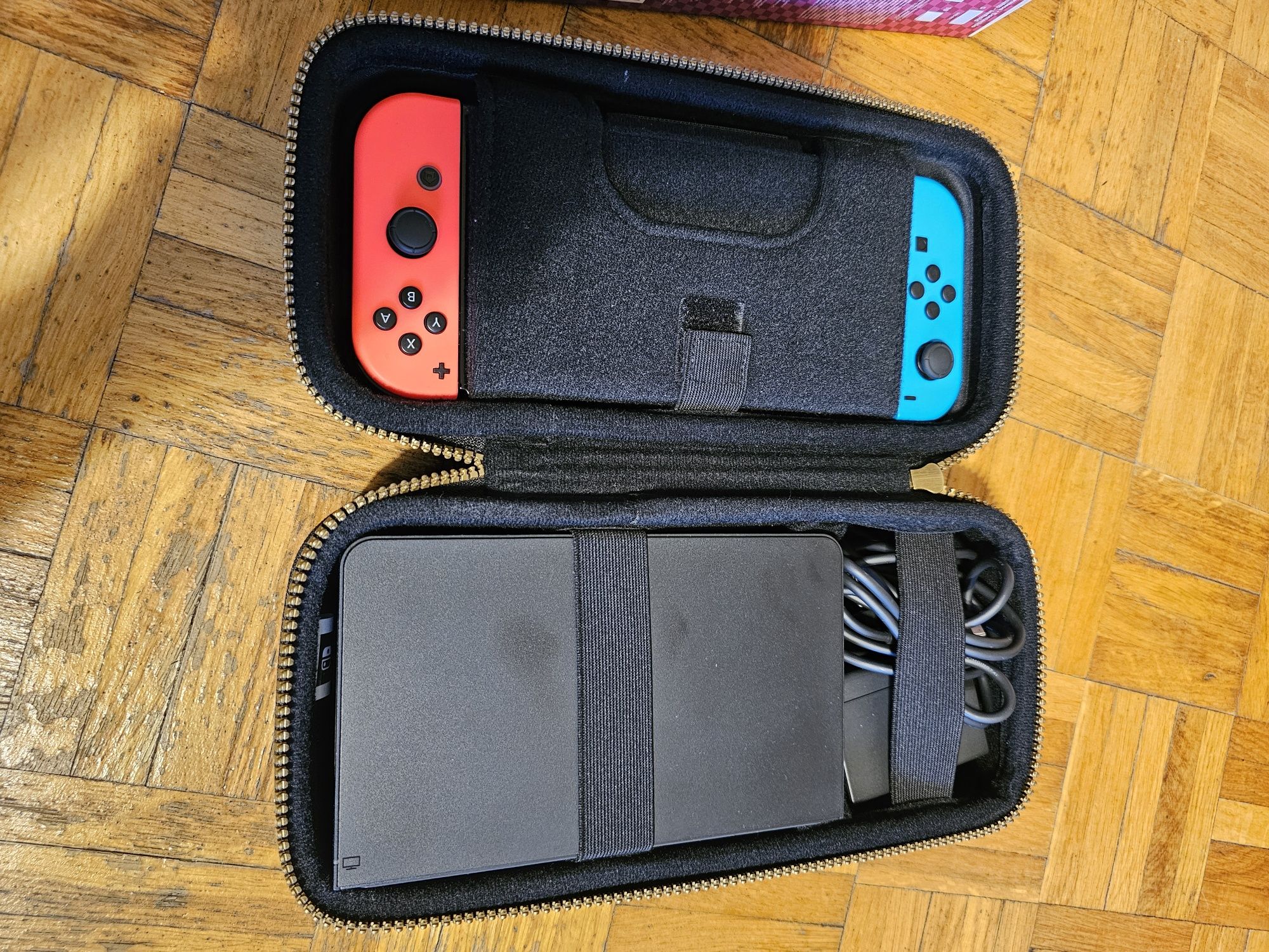Konsola Nintendo Switch OLED Neon blue-red, komplet, etui, dobre gry