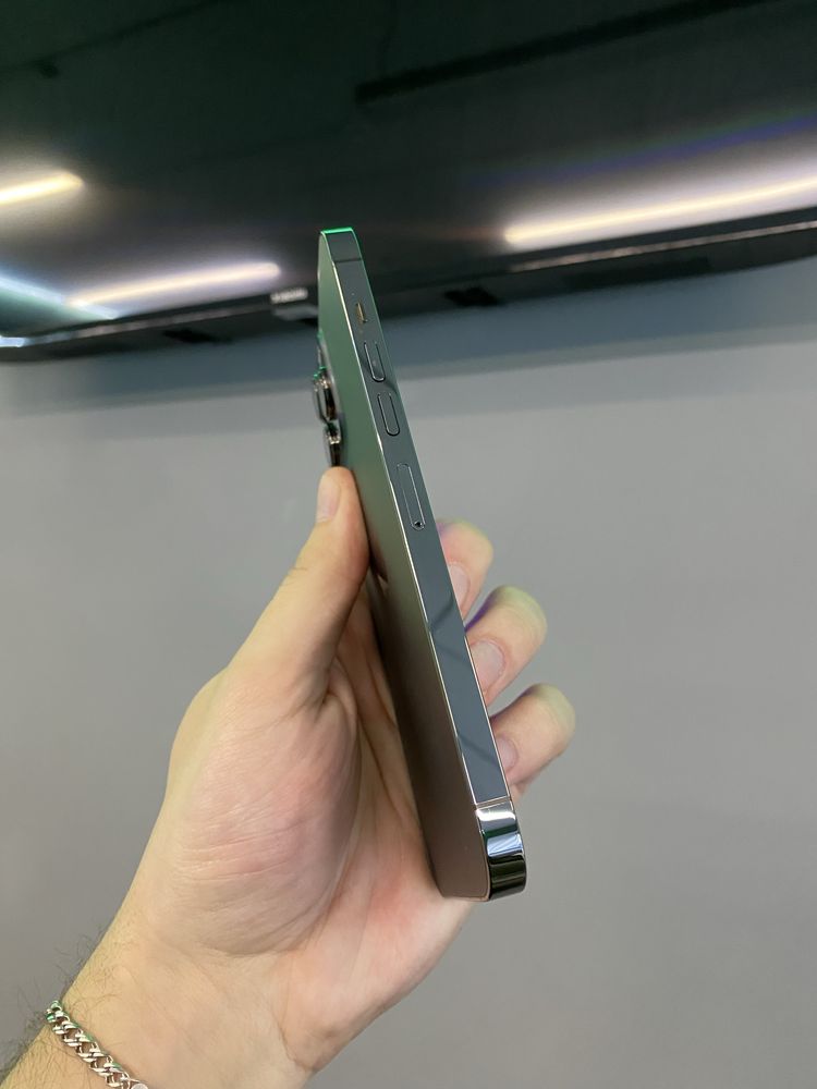 iPhone 13 Pro Max 256Gb Graphite Neverlock чудовий стан