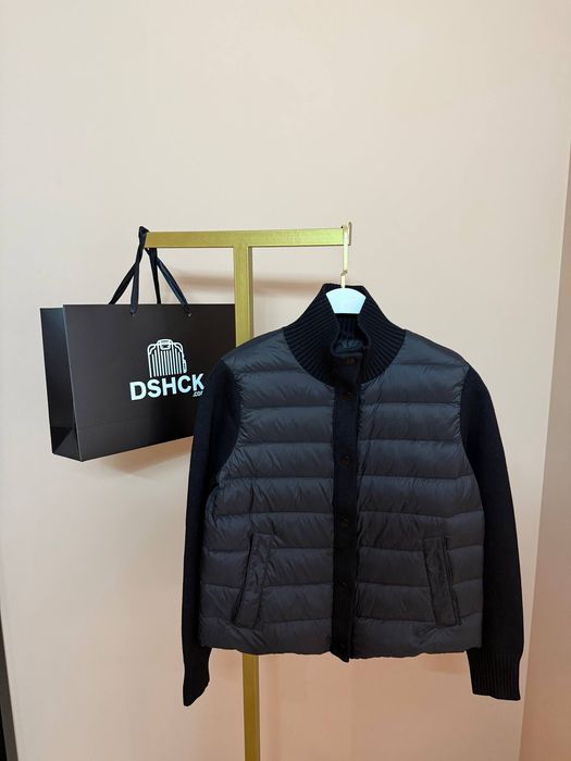 Пуховик женский с вязанными рукавами /жіночий пуховик чорний білий