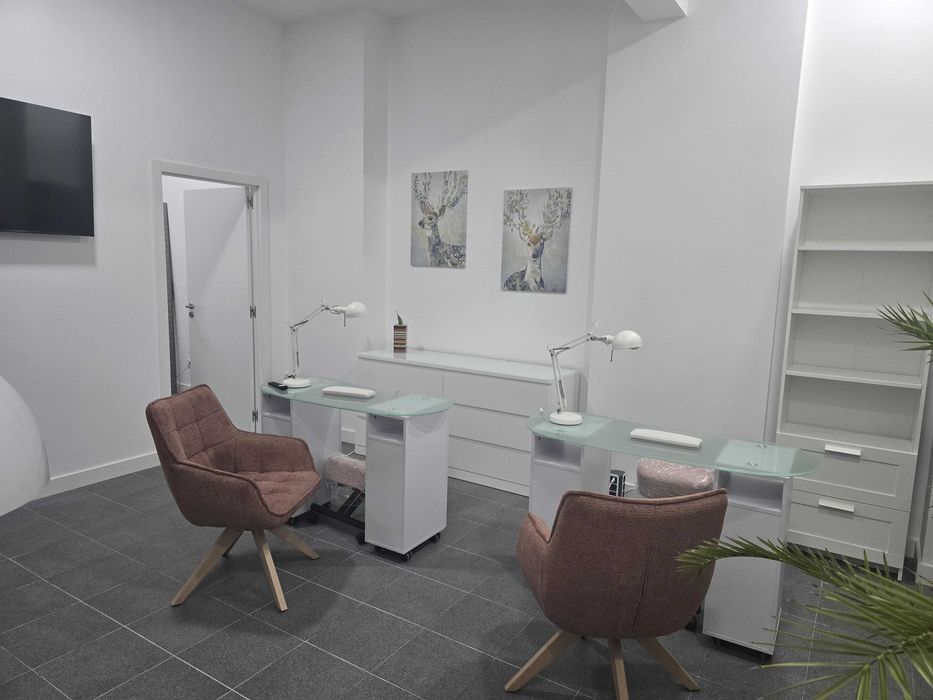 Mesa p/ Arrendar – Luz, Água e Wi-Fi Incluídos!