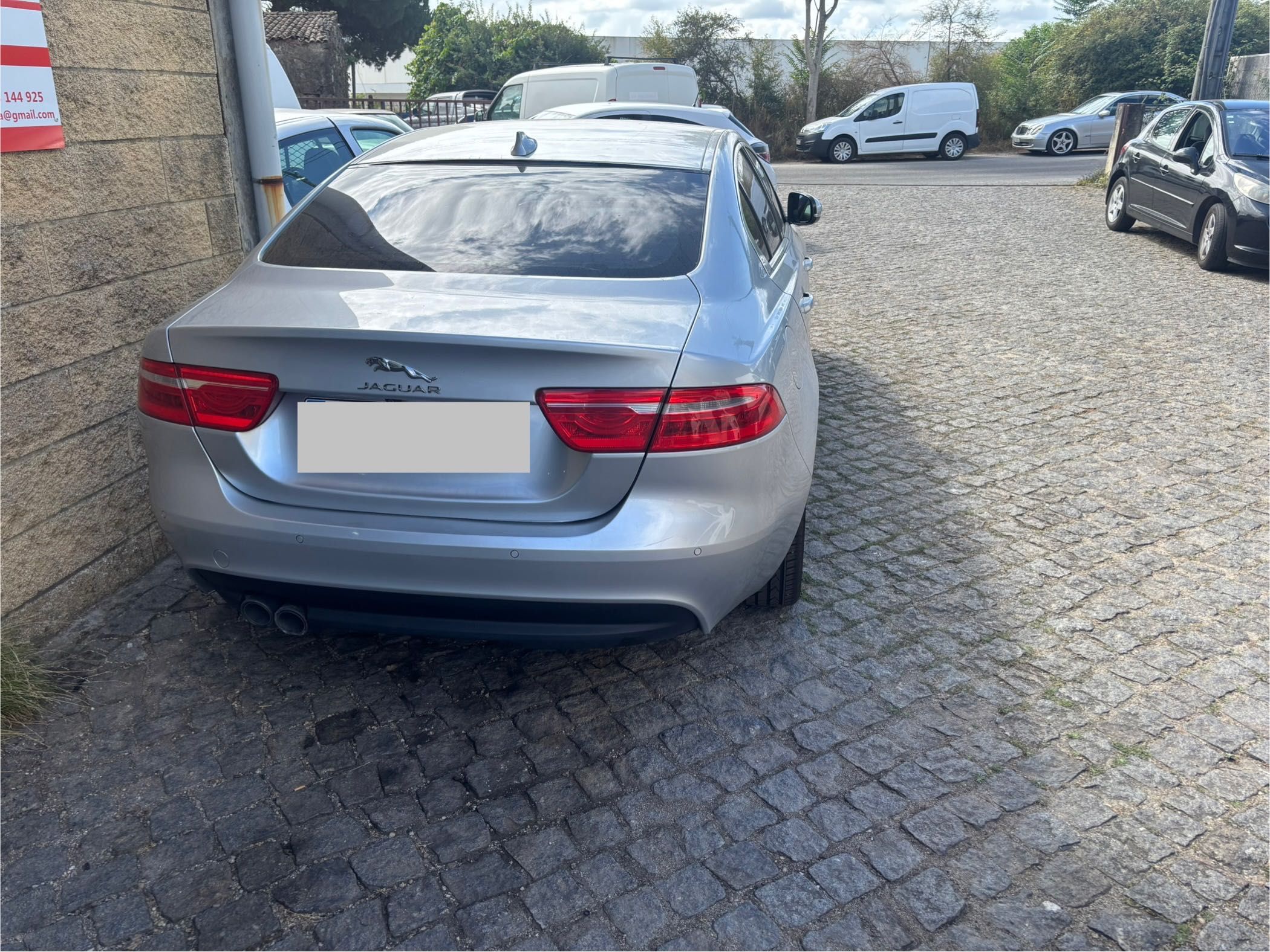 Jaguar XE motor avariado