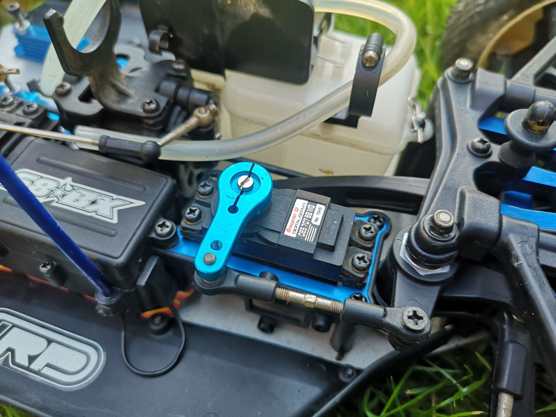 Model RC buggy 1:8 nitro LRP S8-BX2 bez silnika