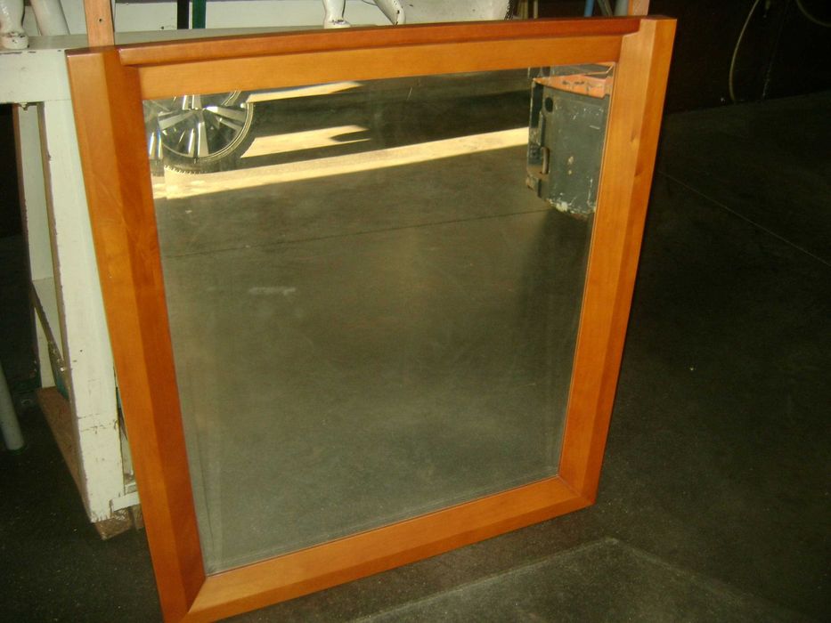 Espelho de quarto em madeira 100 X 90