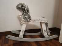 Cavalo em madeira