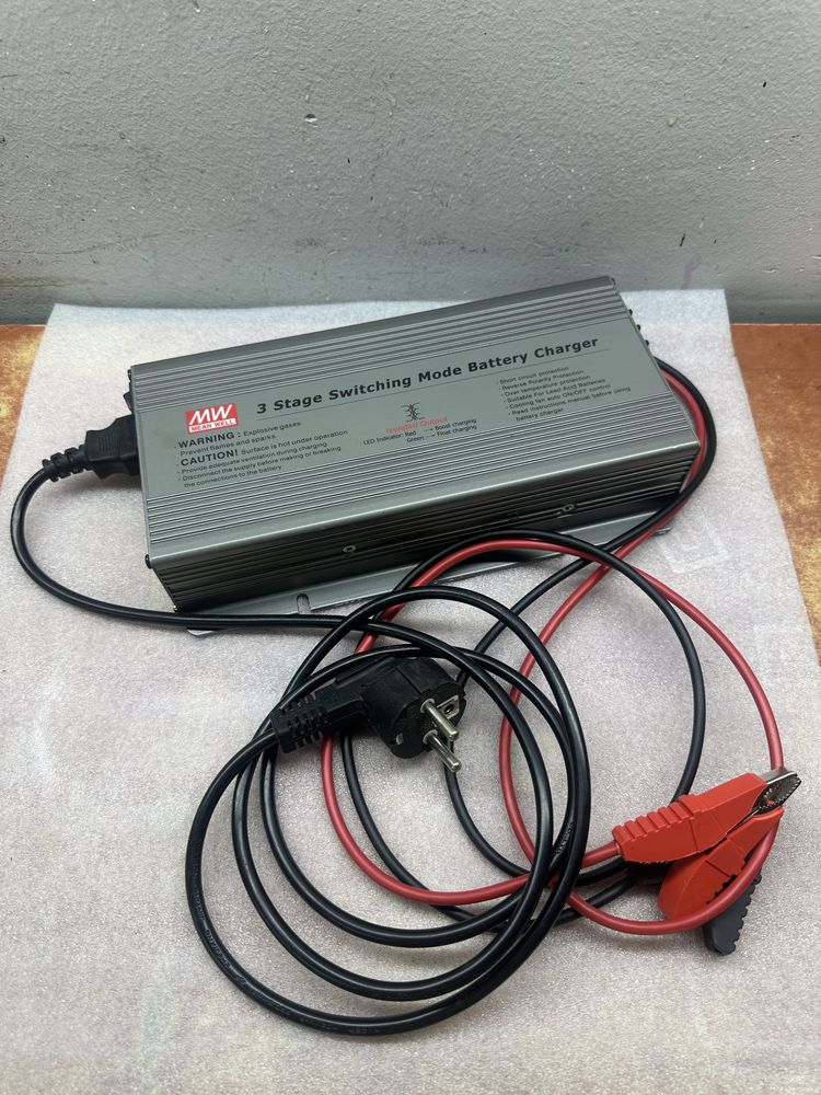 Ładowarka Mean Well PB300P-12 12V Prostownik