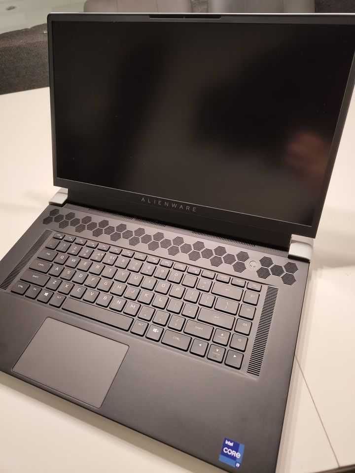 Dell Alienware X17 R1. I9 11980HK RTX3080 16GB 64GB DDR4 2TB NVME