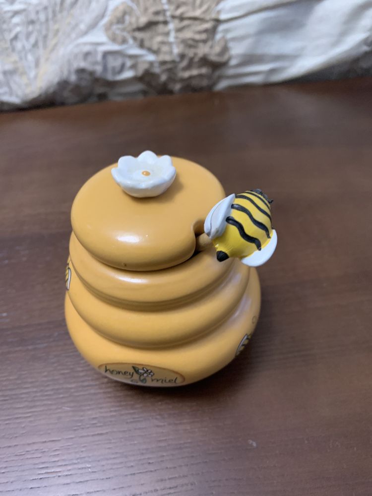 Гошочек керамический для меда Honey Miel Beehive