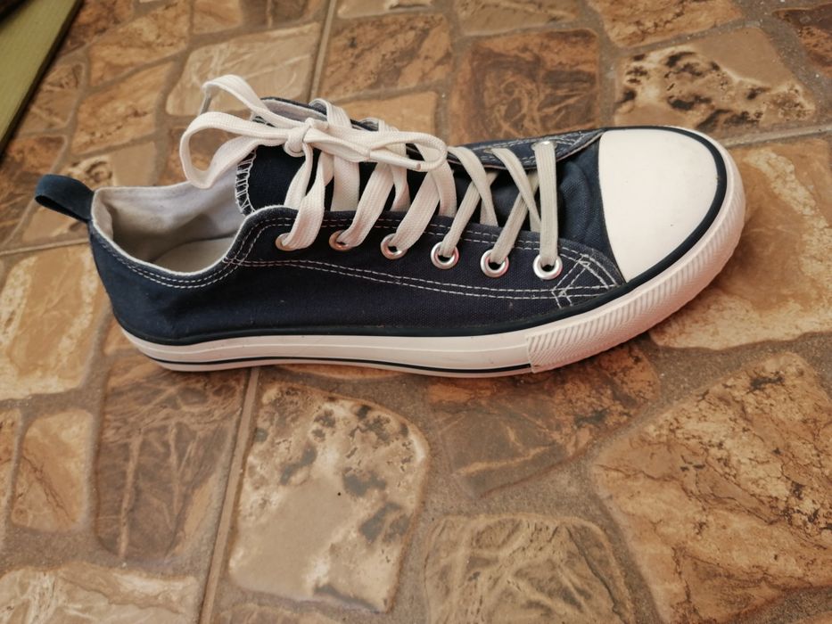 Продам підліткові кеди 39р