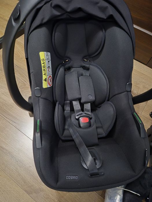 Wózek dziecięcy 3w1 firmy Quali, fotelik Cosmo isofix.