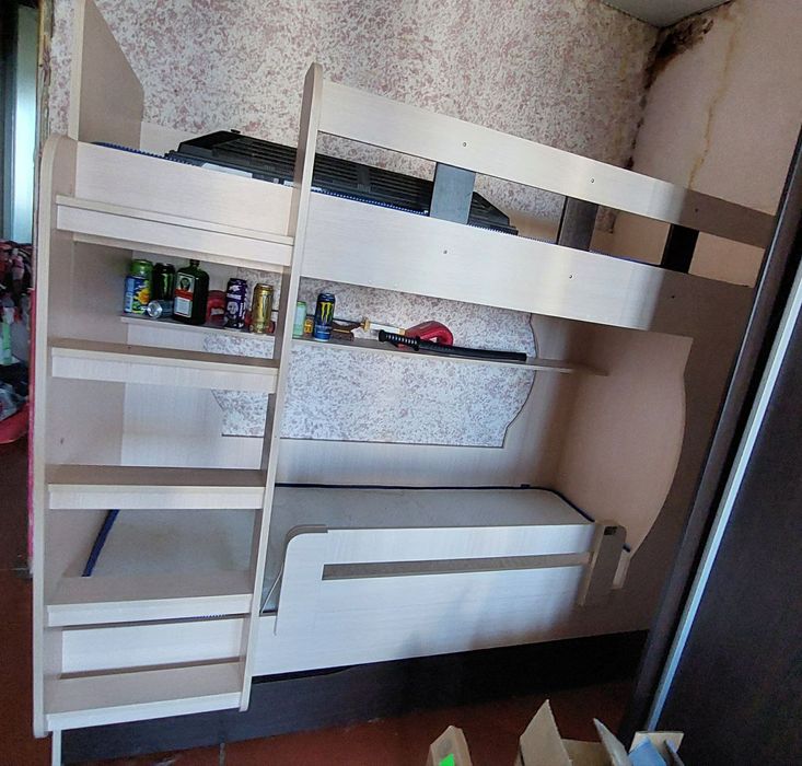 продам двухъярусную кровать