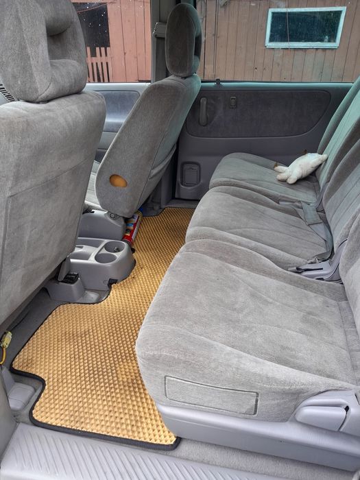 Продам  терміново Mazda MPV