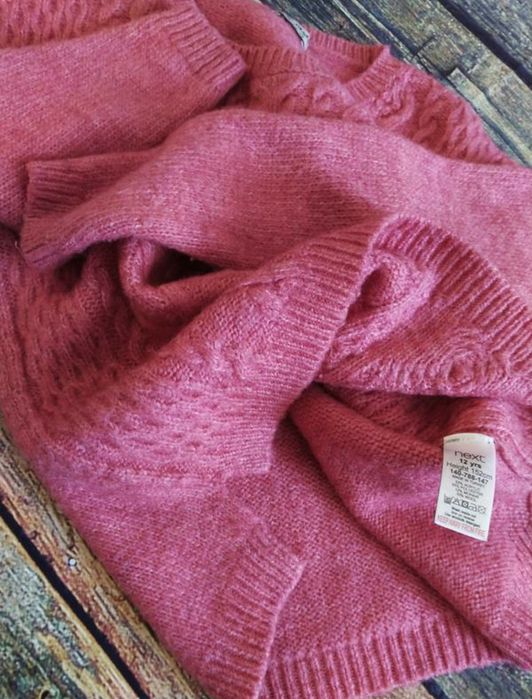 Продам свитер от next на девочку 9-11 лет 152 см