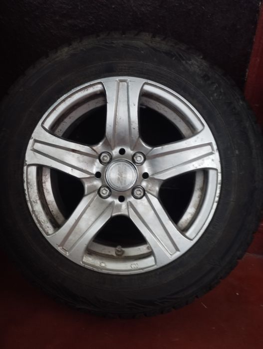 Продам титаны на Приору в хорошем состоянии с новой резиной