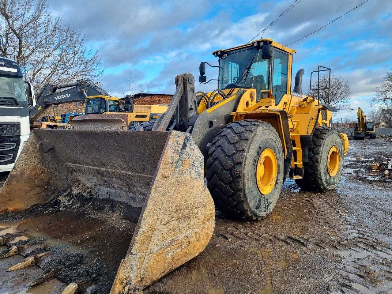 Фронтальний навантажувач VOLVO L220G