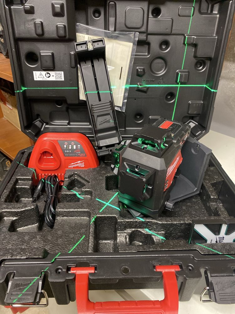 Laser krzyżowy Milwaukee M12 3PL oryginalny