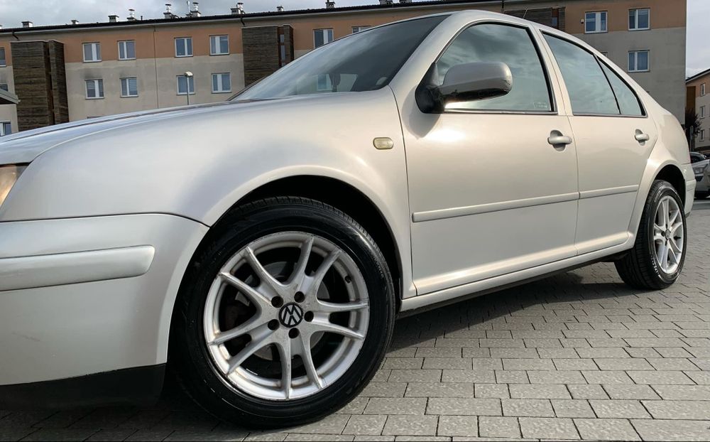 Volkswagen Bora 1.9TDI bardzo ładnie utrzymana! Bez grama rdzy!!
