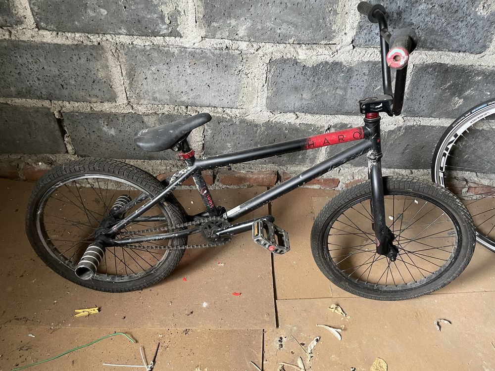 Rower BMX HARO z pegami