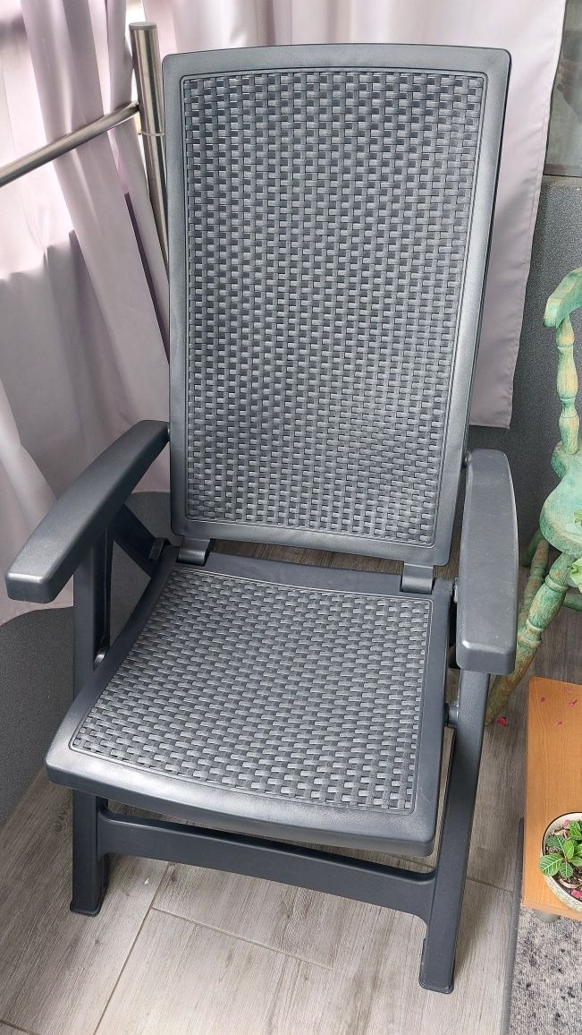 Krzeslo leżak balkon taras  wysokie plus pokrowiec