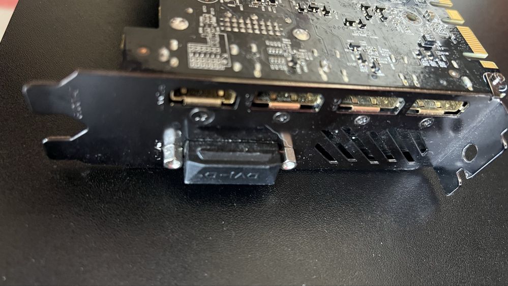 • Відеокарта Gigabyte GTX 1070 8GB GDDR5 256bit Wingforce OC