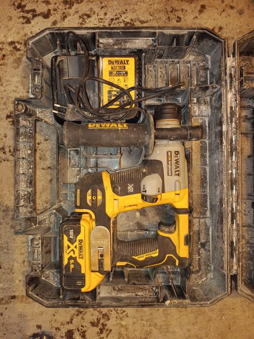 Młotowiertarka Dewalt