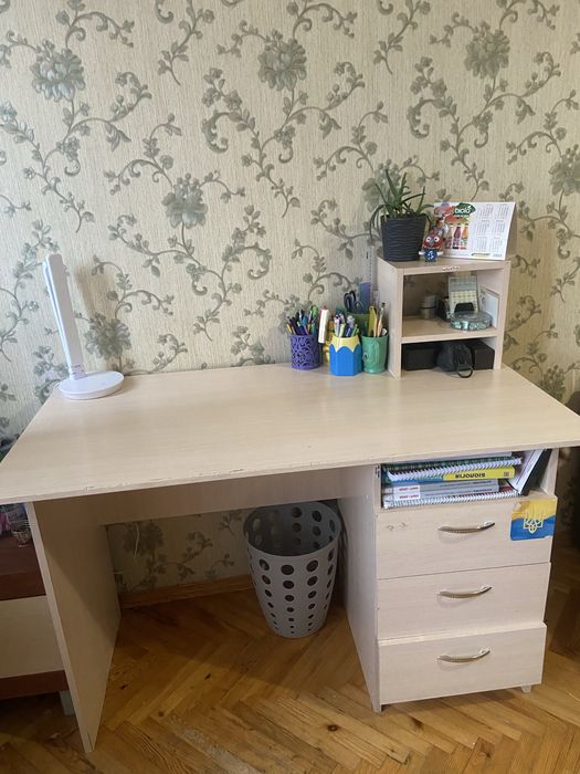Стіл письмовий б/у