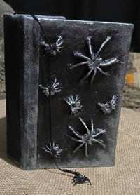 Шкіряний чорний готичний блокнот ручної роботи
