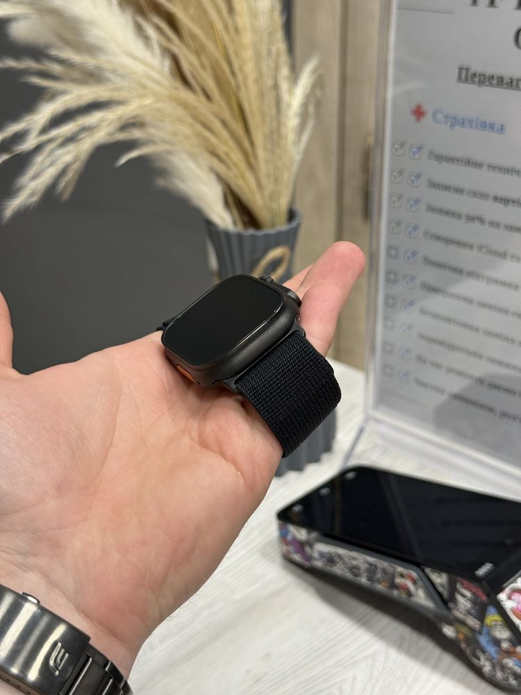 Apple watch Ultra 2 49mm black titanium.