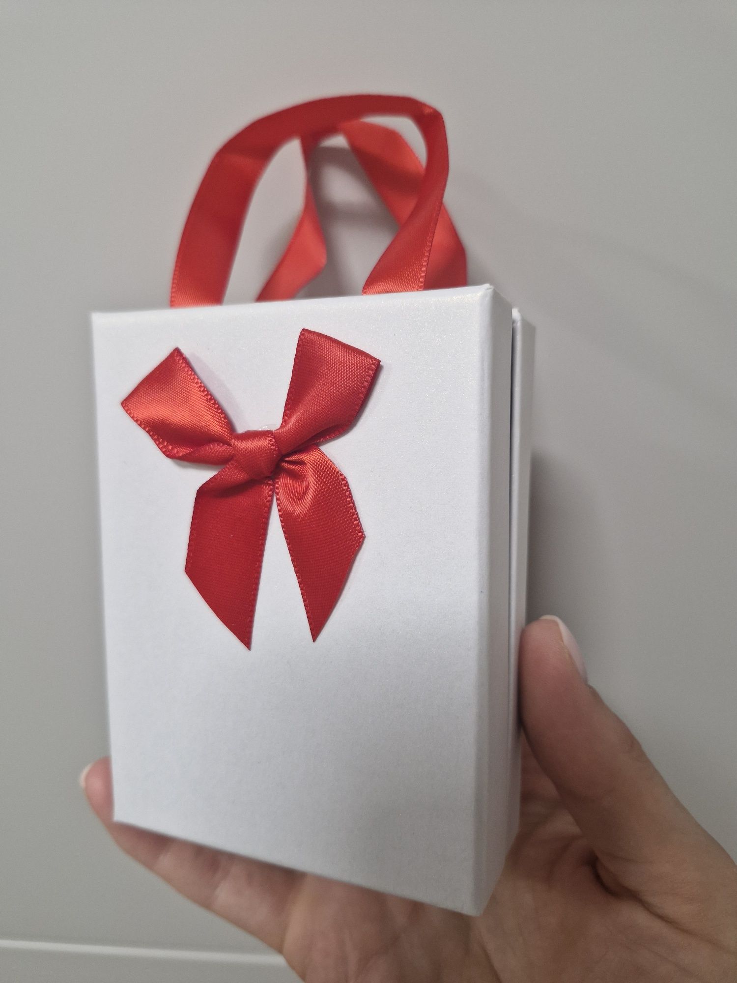Łańcuszek srebrny żyłka długość 52cm z medalikiem pr 925
