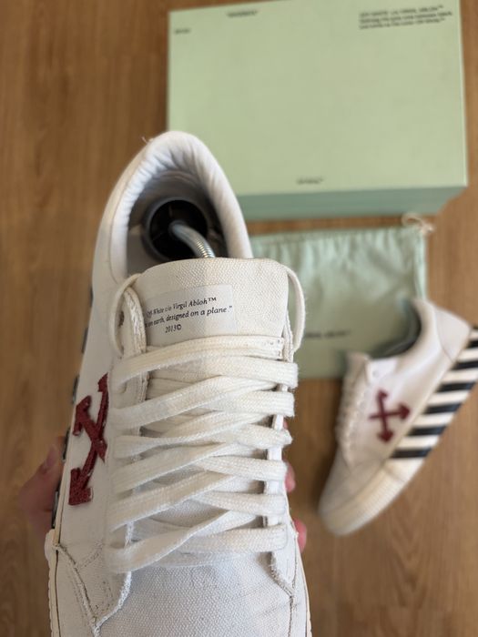 Off-White Vulcanized Low