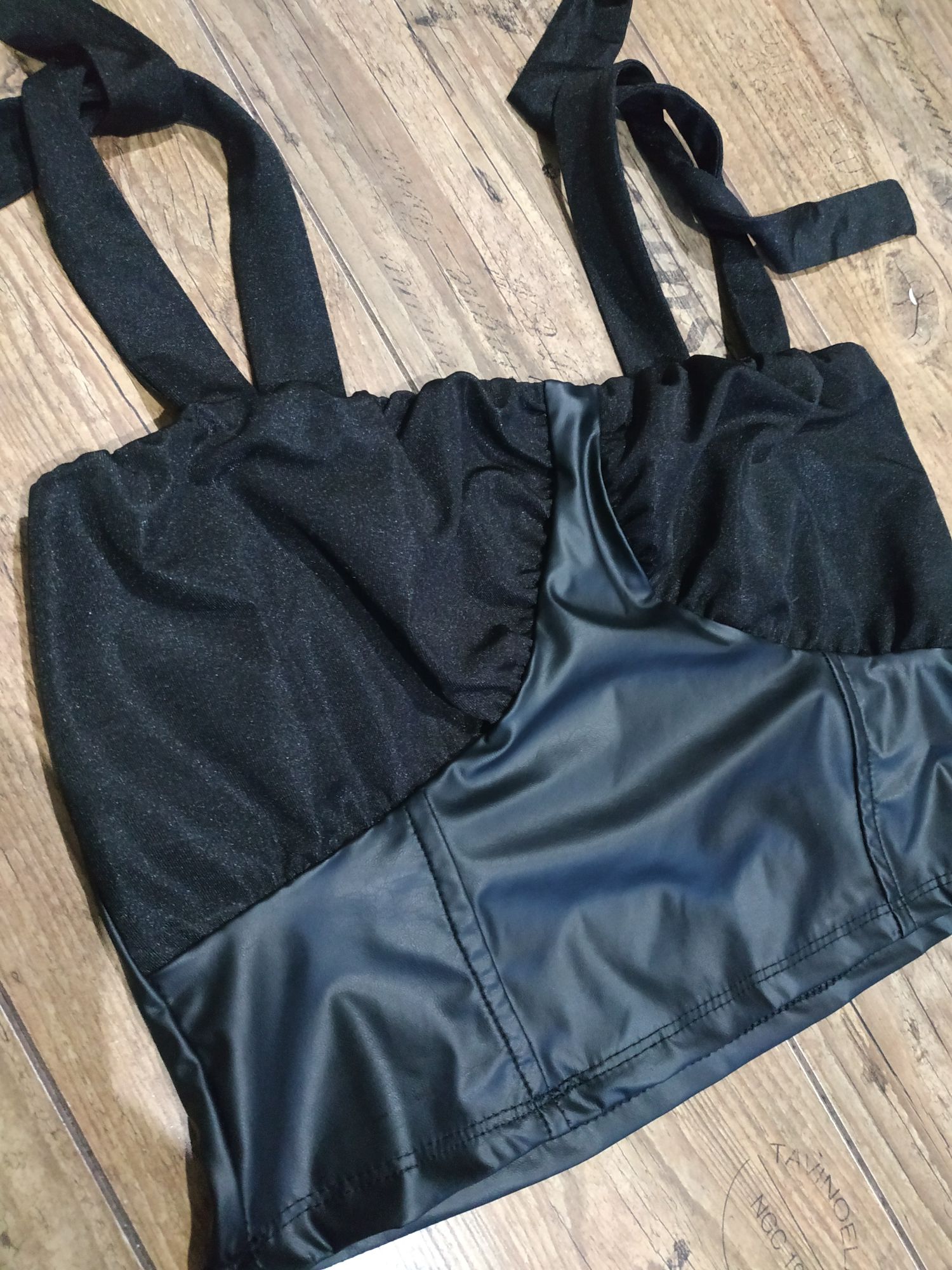 Crop top Select. Rozmiar S. Stan idealny