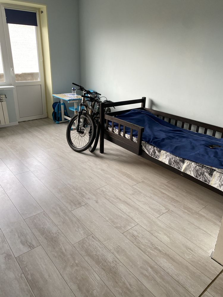 Продам 3-кімнатну квартиру. Придніпровськ