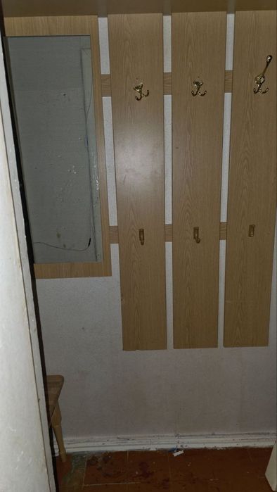 Вішалка в прихожу б/у. Самовивіз