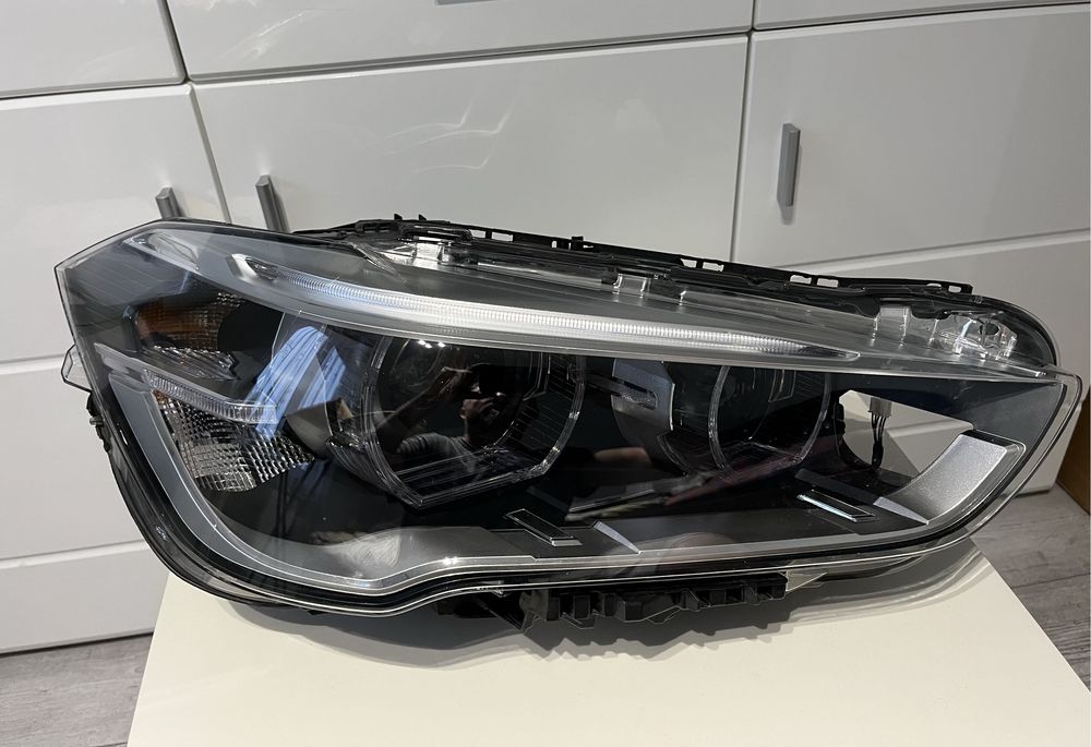 Valeo Prawa Lampa Full Led BMW X1 F48 + moduł główny- praktycznie nowa