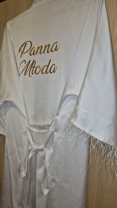 Biały szlafrok Panna Młoda ślub i wesele