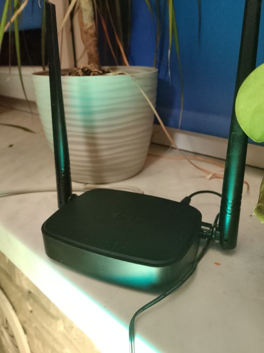 Router bezprzewodowy z 4G Tenda 4G05 N300 Czarny na kartę  sim