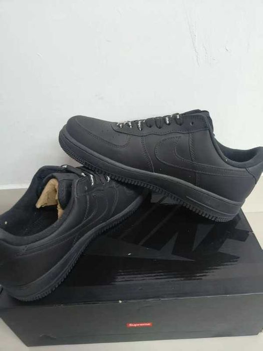 Buty meskie Trampk Nike Air Force 1 Low Supreme Black R.37.5