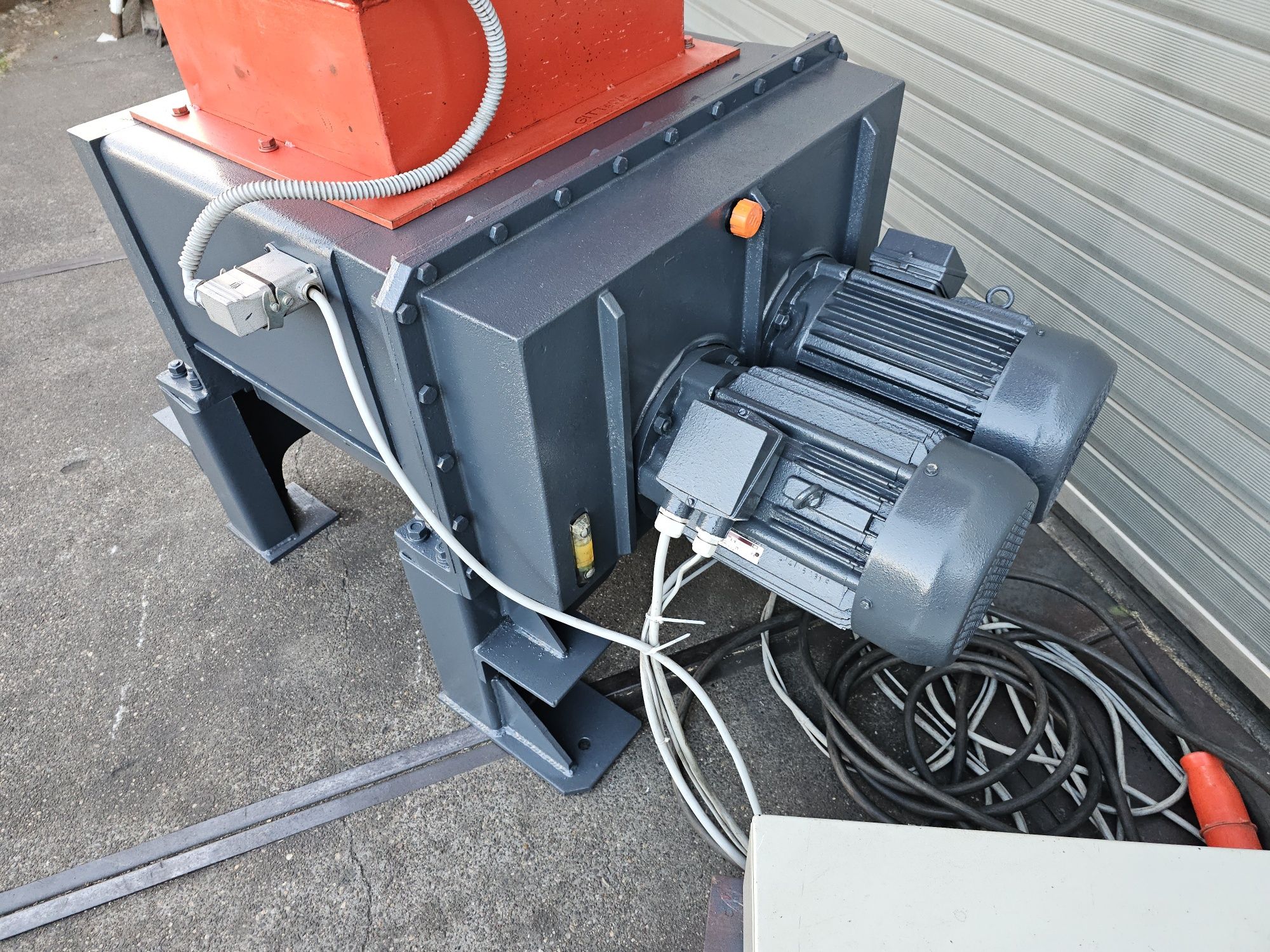 Untha RS30 2x11kW rębak kruszarka rozdrabniacz no weima vecoplan