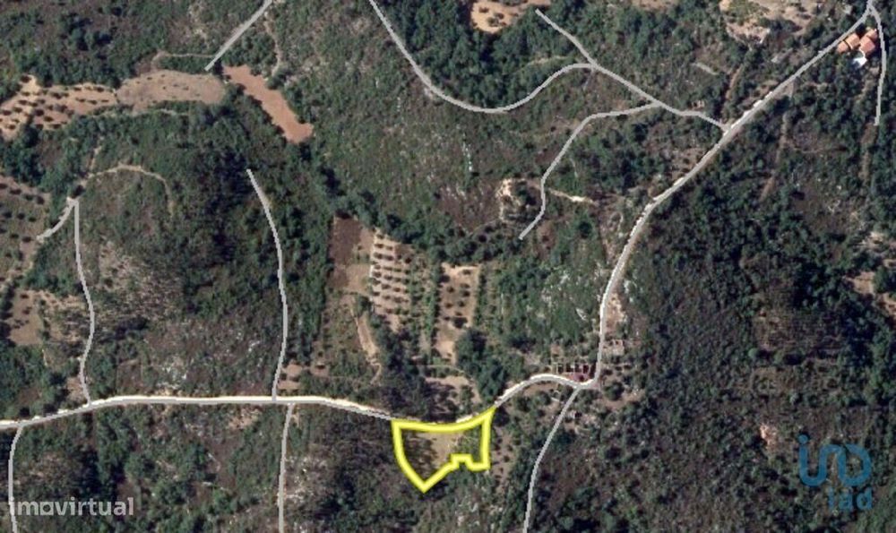 Terreno em Chãos de 2120,00 m2