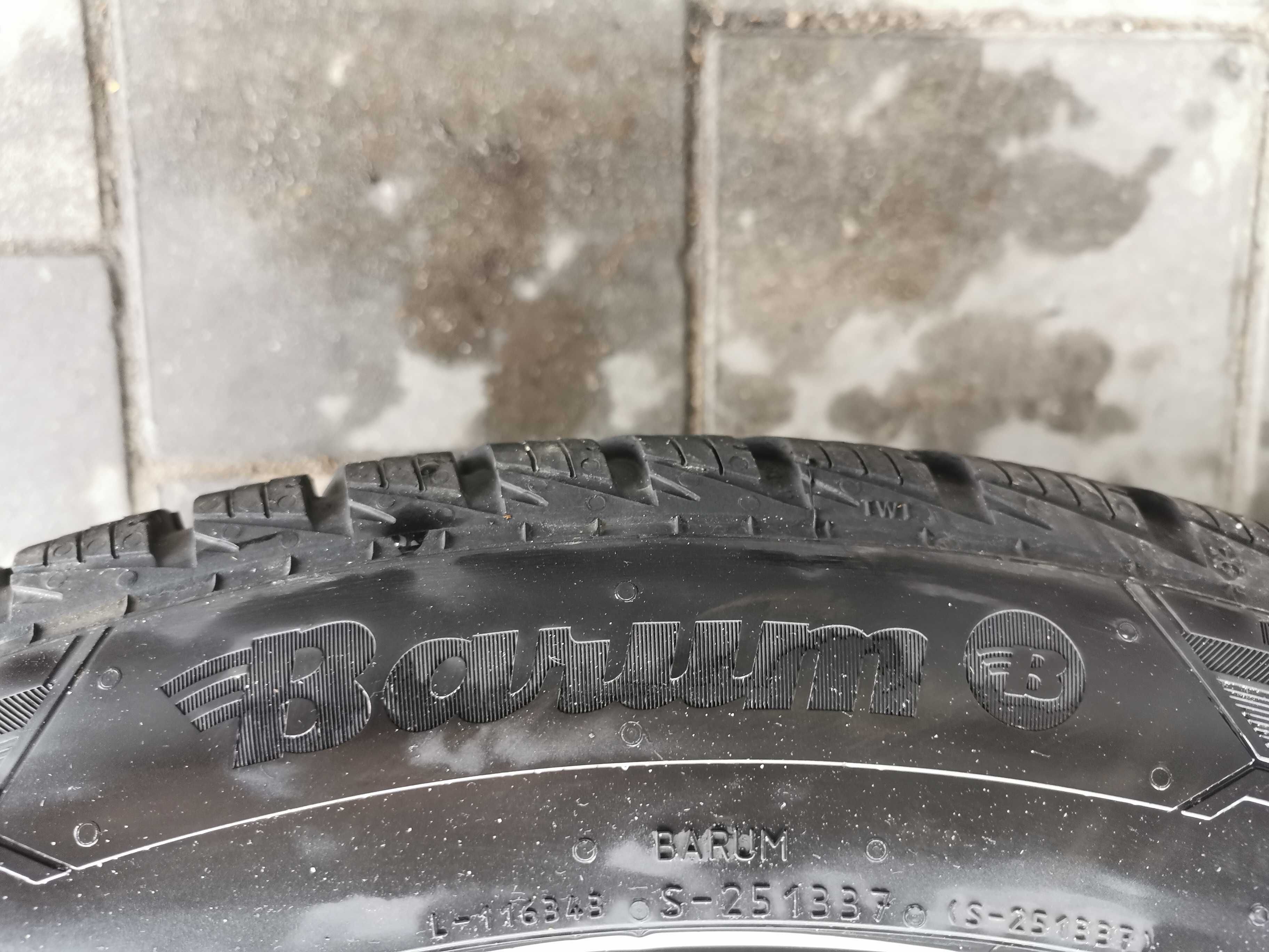 OKAZJA!! IDEALNE Barum Polaris 5 215/50r18 92V 2020r 6-6,5mm N8130
