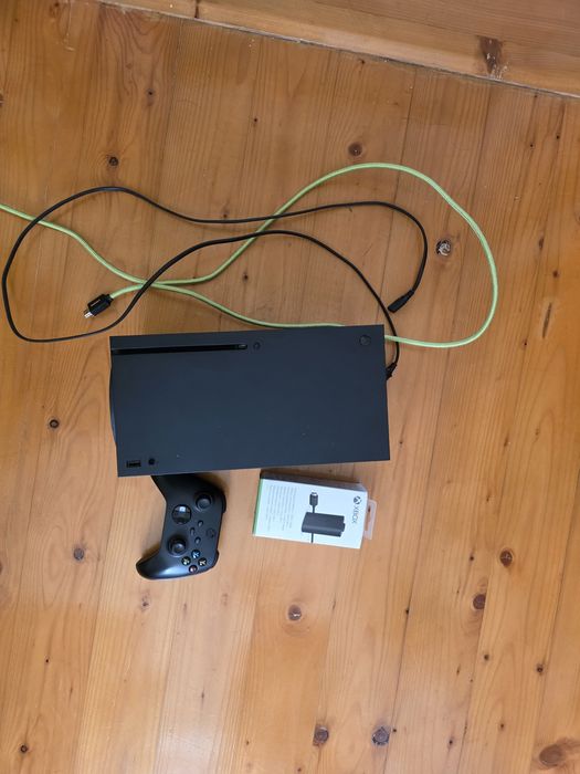Xbox series x + акумулятор для джойстика