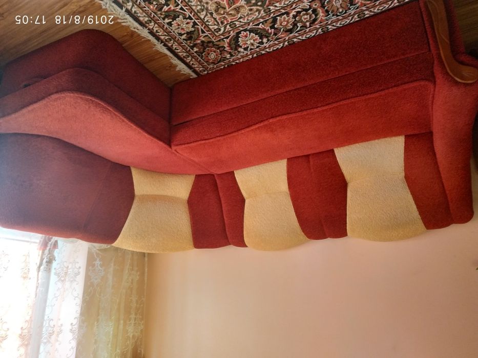 Продам кутовий диван ширина 1,60. Довжина 2,20