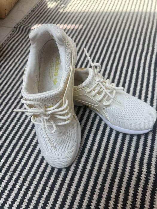 Кросівки adidas жіночі