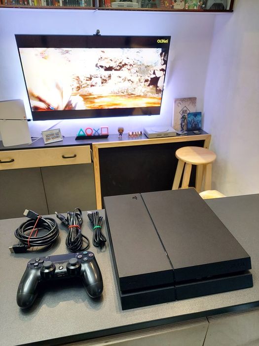 Продам PS4 Fat 12 ревізії 500 гб.