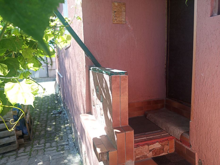 Продаж будинку ..