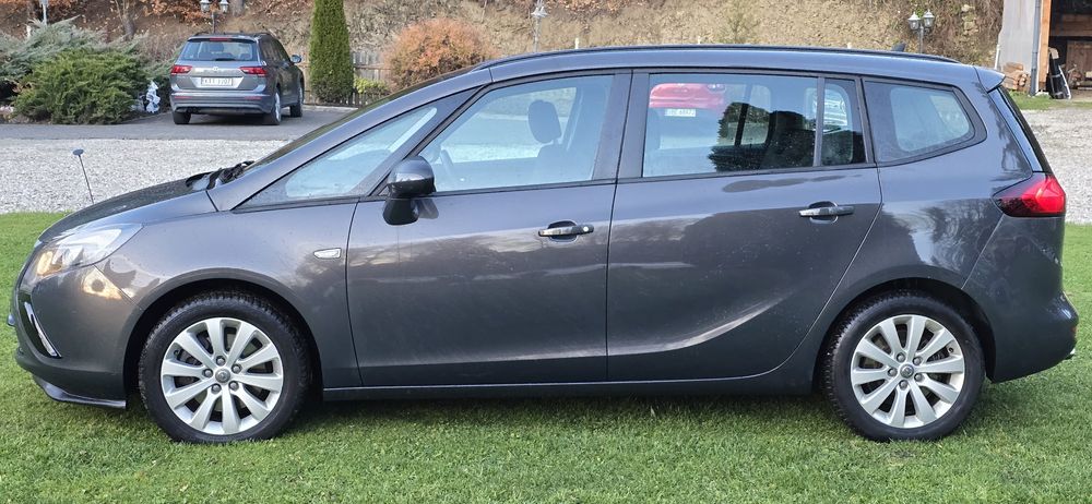 Śliczna Zafira 7osobowa Hak Grzana kierownica