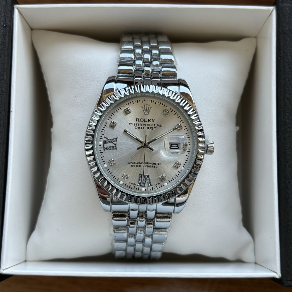 Жіночий годинник Rolex Data Just на браслеті сріблястого кольору