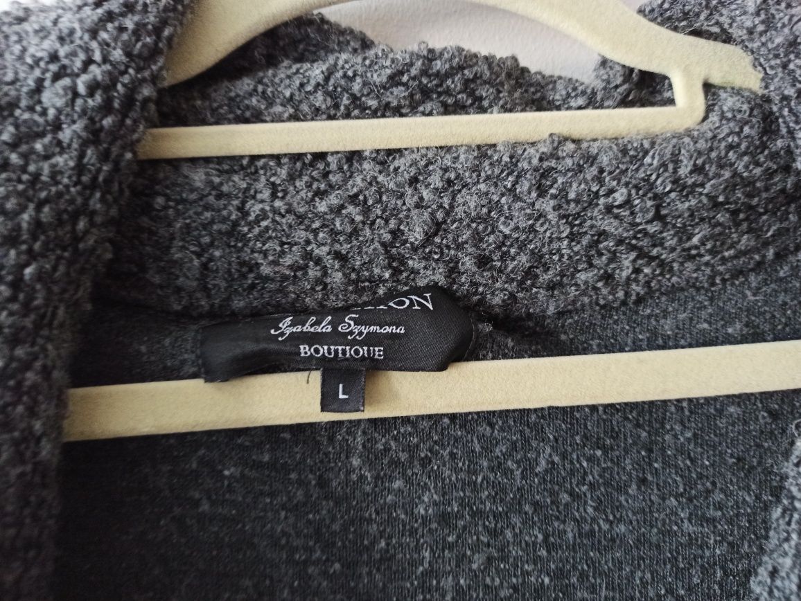 Bluza/sweter/narzutka bukla zapinana na skos Freeshion Izabela Szymona