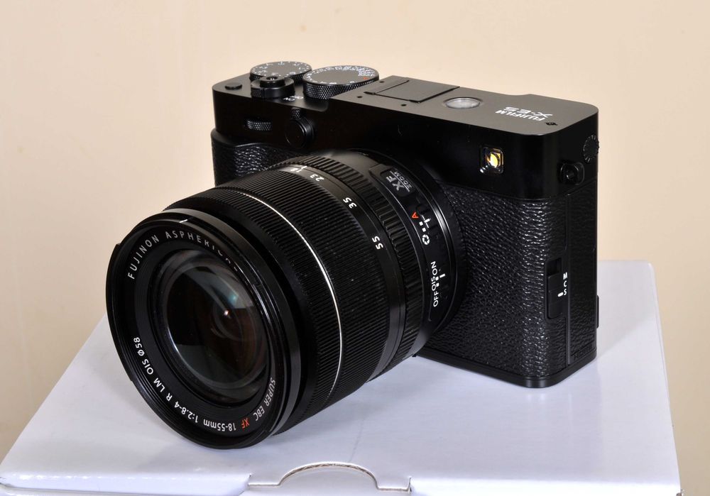 Fuji X-E5 Nova, garantia + Fuji XF 18x55 F: 2.8-4.8 Em estado novo.